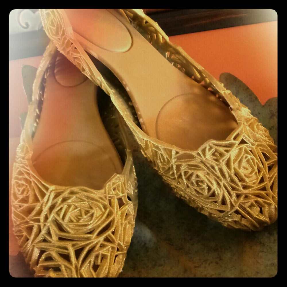 NWOT✨✨Fancy Gold Jelly Flats✨✨